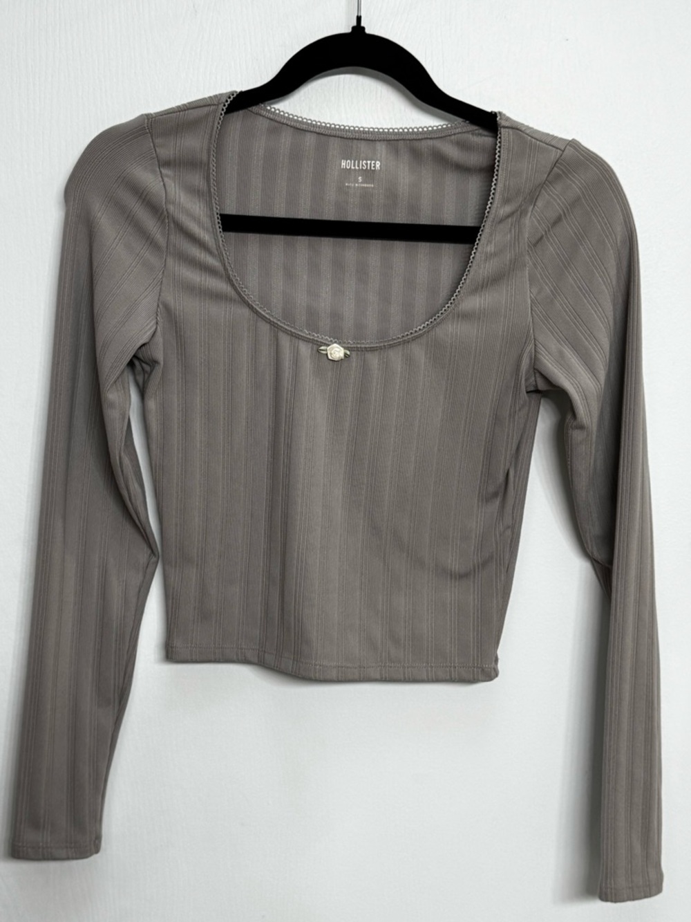 Hollister Women's Taupe Ribbed Scoop-Neck Long Sleeve Top